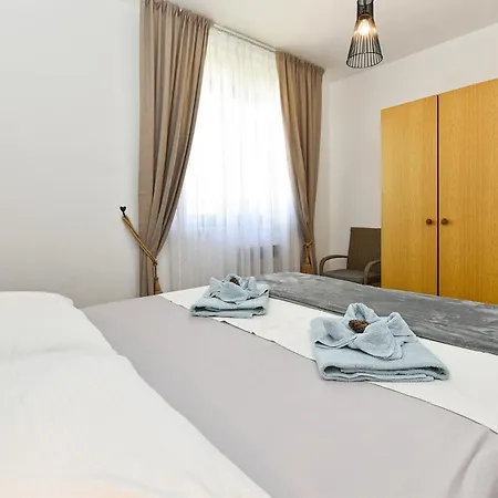 Apartment Dragana 1490 *