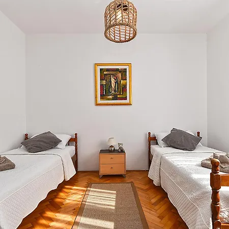 Apartment Dragana 1490