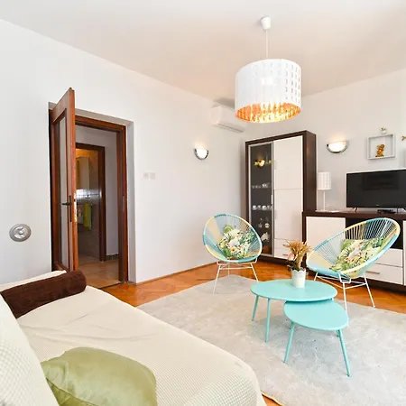 Apartment Dragana 1490 Fažana