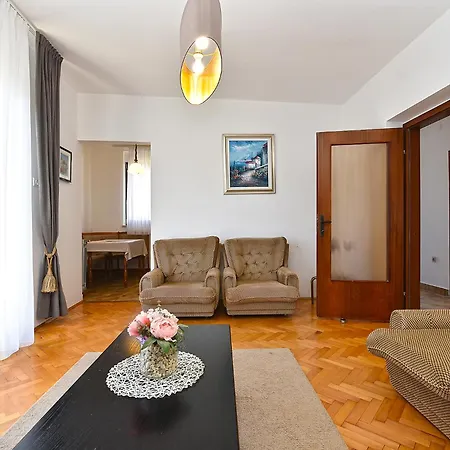 Apartment Dragana 1490 *