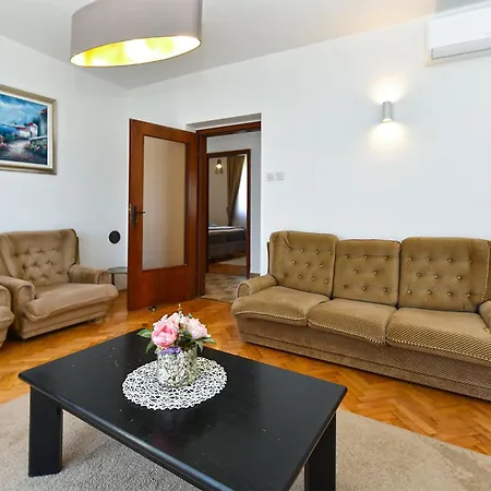 Apartment Dragana 1490 Fažana